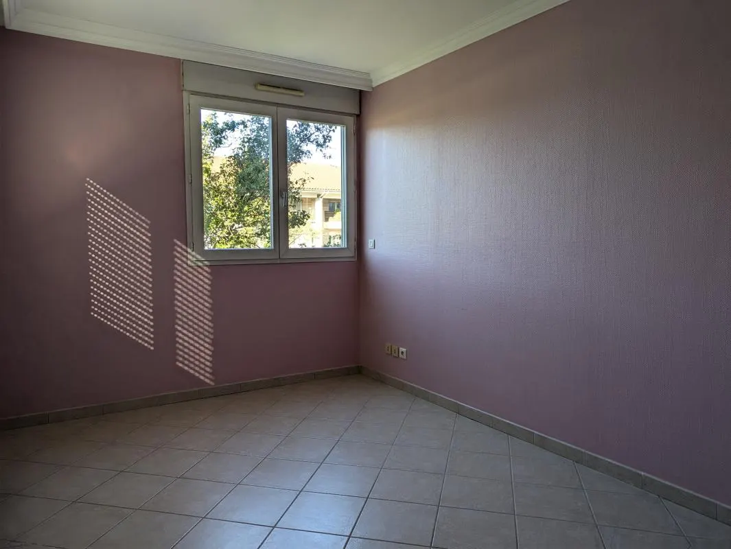 Loue appartement duplex T4 - Bourgoin-Jallieu - Proche parc : photo 7 sur 8
